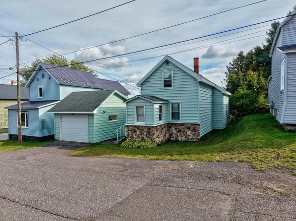 51710 Maple St, Hubbell, MI 49934