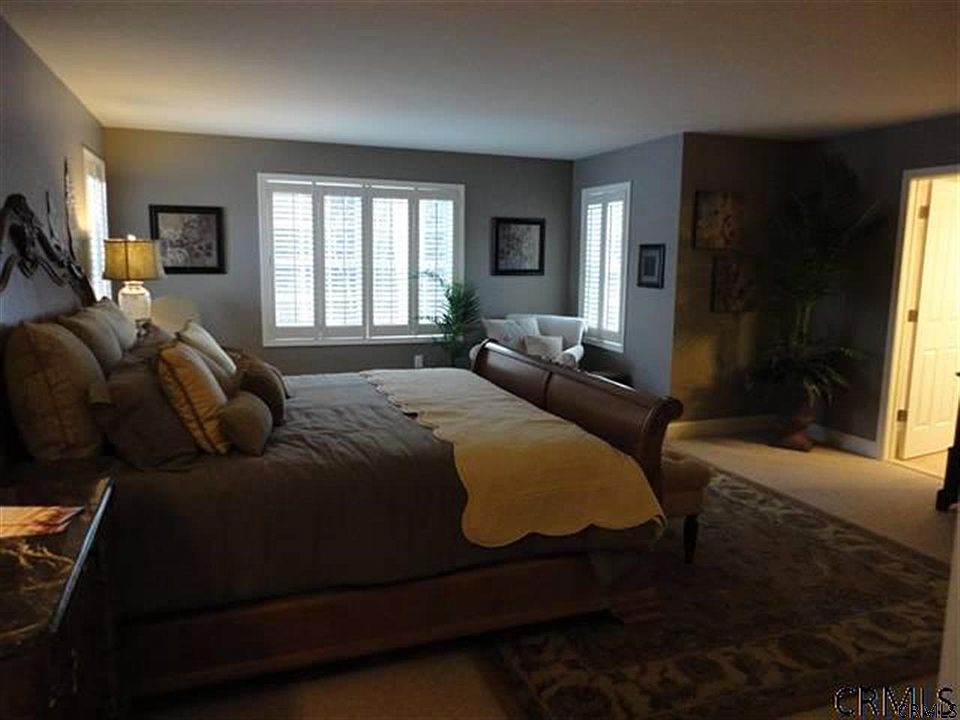 2nd image of 17 Wesley Ct