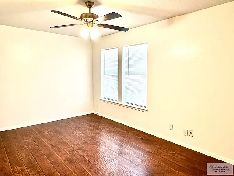 3908 Las Palmas Cir — Photo 16