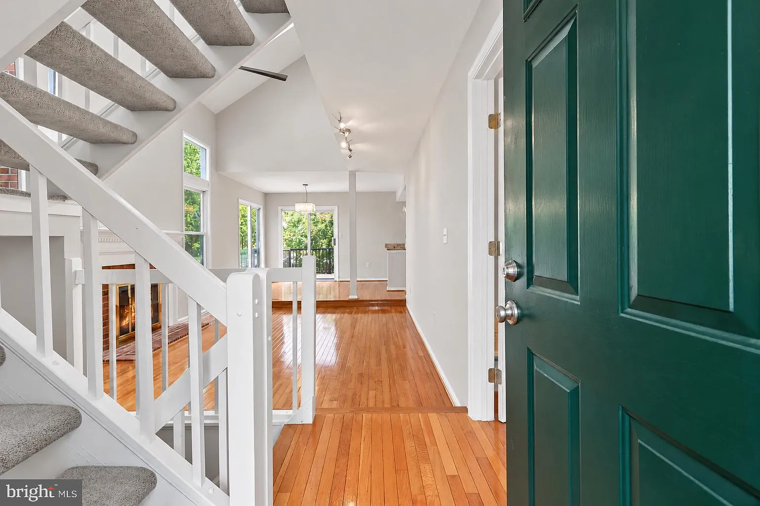 4 bed, 3.5 bath, 1226 sqft, $3,950 — Photo 4