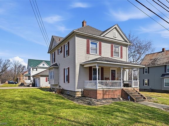 3rd image of 207 Harmon Ave NE