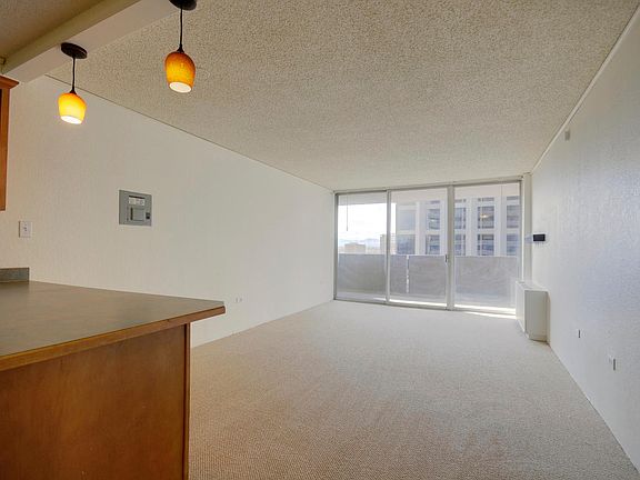 4th image of 909 Logan St APT 5B