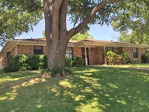1st image of 4602 White Oak Ln