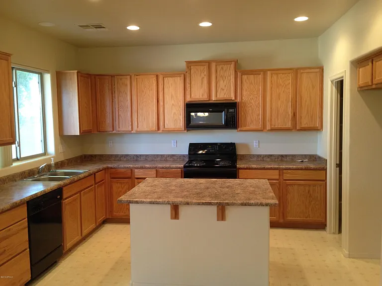 2050 S Falcon Dr — Photo 3