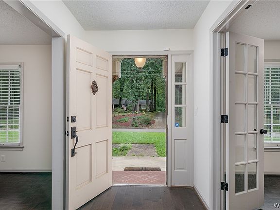 5th image of 2626 Lakewood Cir