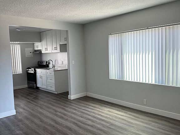 2nd image of 3510 Emerald St APT 9