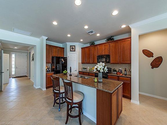 3rd image of 28578 Guinivere Way