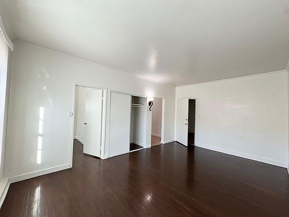 4th image of 636 N Plymouth Blvd APT 104