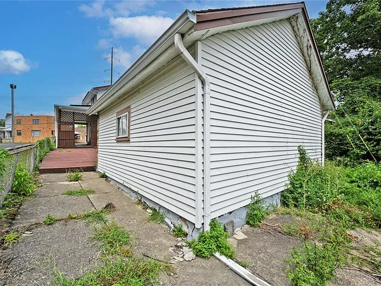 2368 Fauver Ave — Photo 37