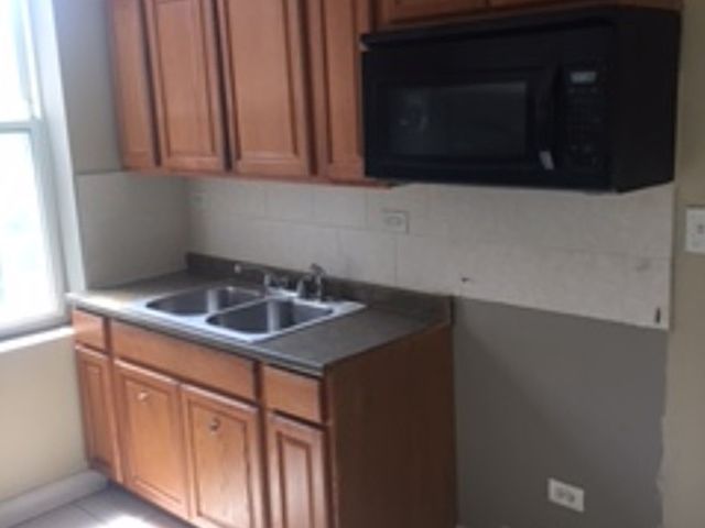 2nd image of 1852 S Central Park Ave APT 1E