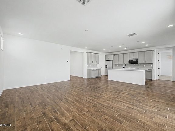 5th image of 34380 N Timberlake Manor