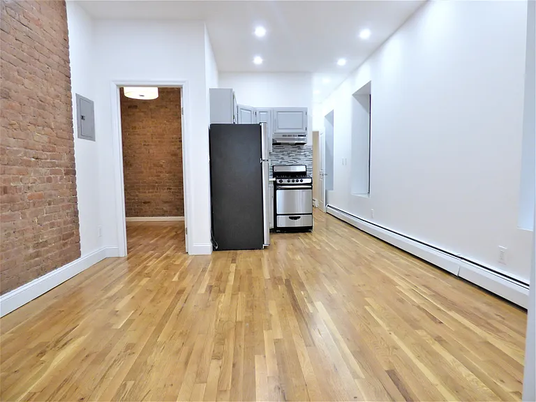 2 Clinton St #2A — Photo 2
