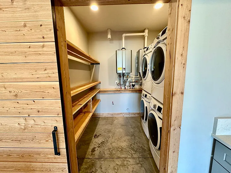 121 E 26th Ave — Photo 12