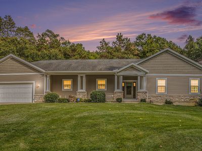 7801 Cascade Rd SE, Grand Rapids, MI, 49546
