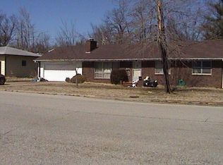 334 E 10th St, Baxter Springs, KS 66713