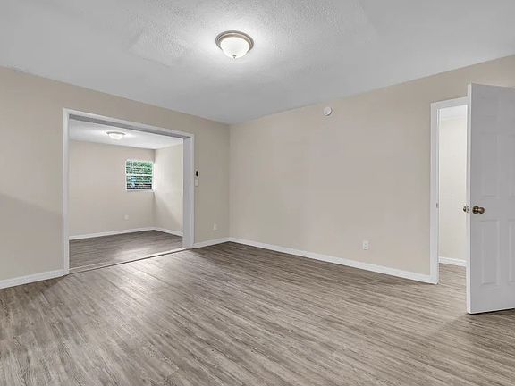 3rd image of 4544 S Lane Ave