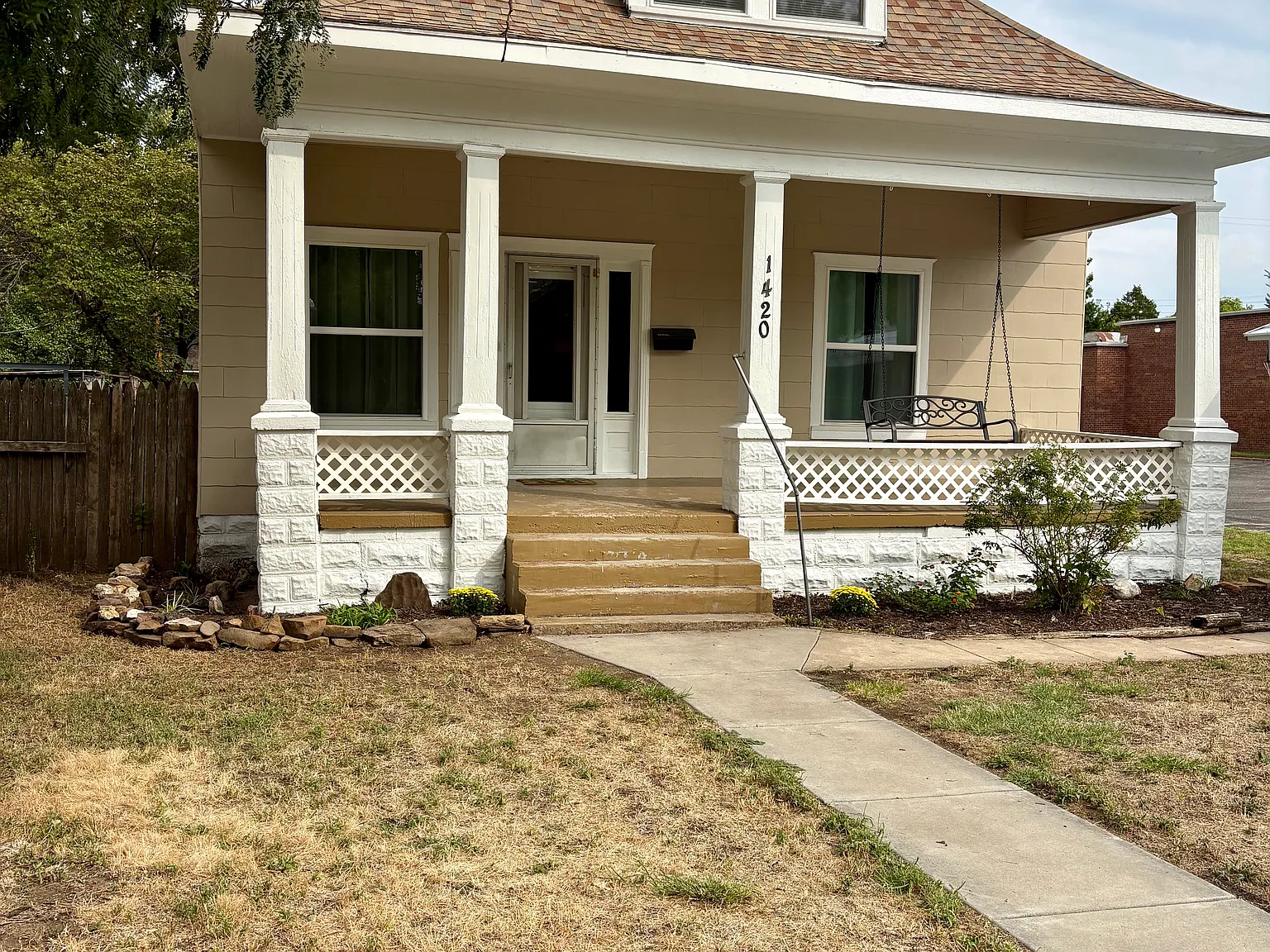 1420 N Fairview Ave — Photo 1
