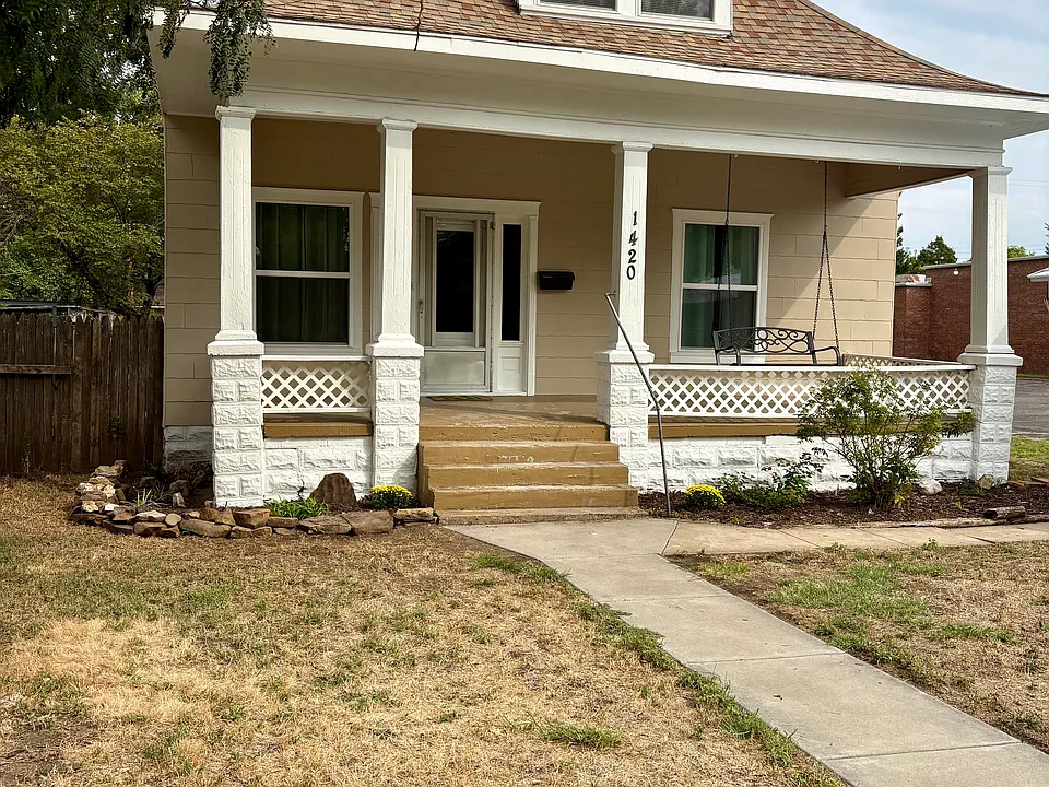 1420 N Fairview Ave