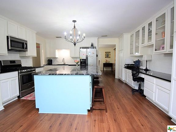 3rd image of 106 Brentwood Pl