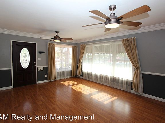 3rd image of 808 Quail St