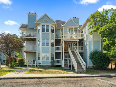 75 Redwood Drive #607, East Haven, CT, 06513