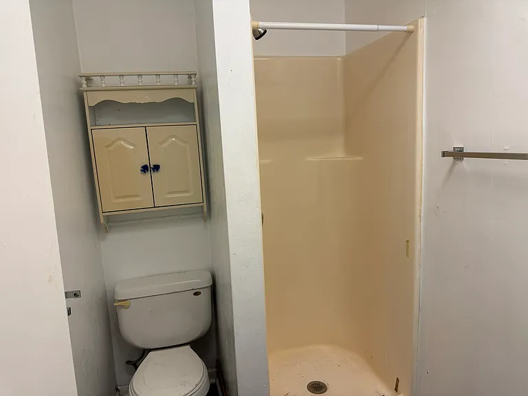 314 E Walnut St #6 — Photo 5