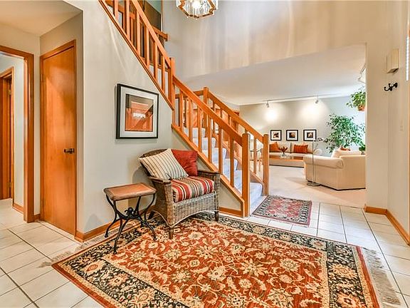 3rd image of 10166 Woodbury Dr