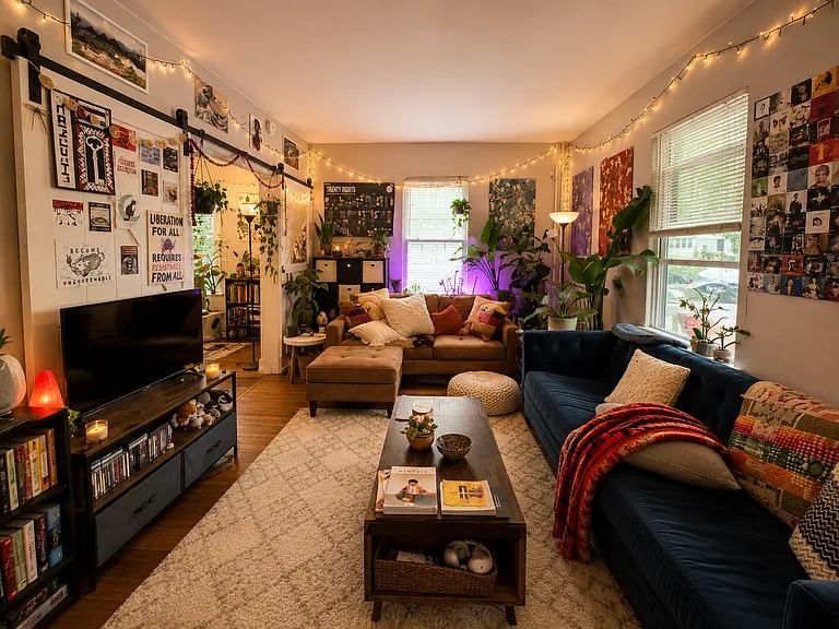 447 W Doty St — Photo 9
