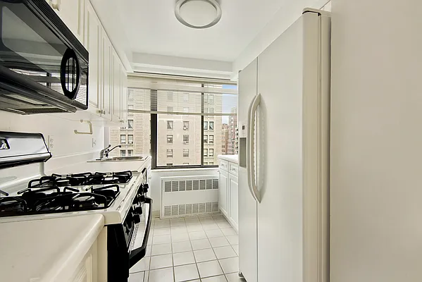 Sold by Douglas Elliman | media 10