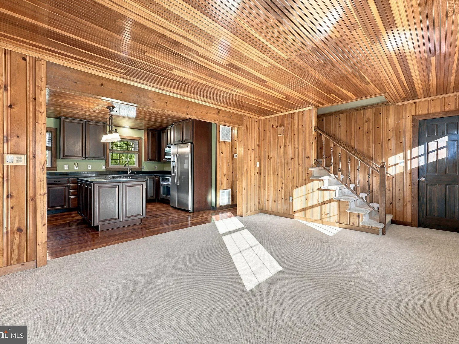 3 bed, 2.0 bath, 1834 sqft, $2,500 — Photo 3
