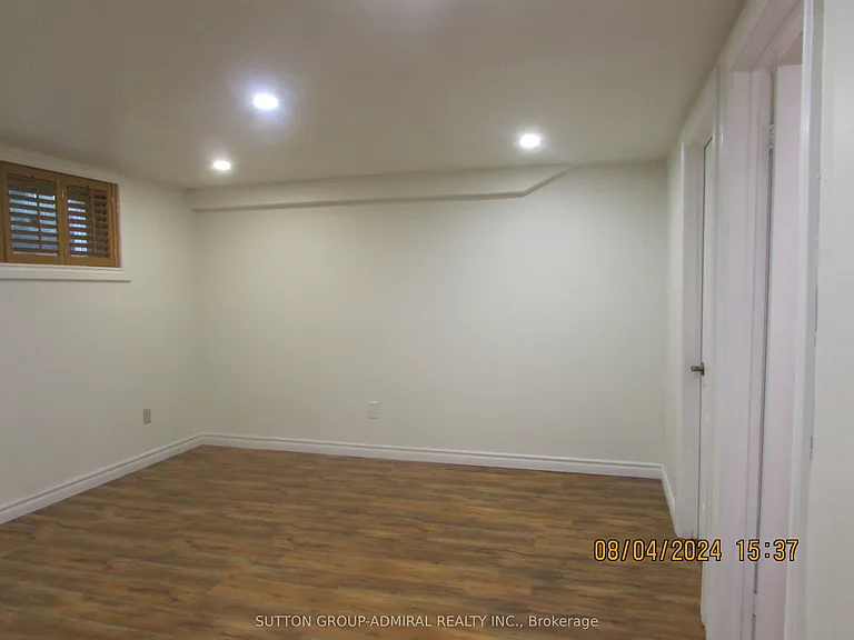 62 Leisure Ln #BASEMENT — Photo 4