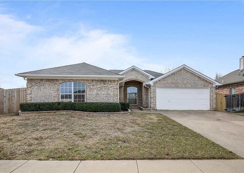 1st image of 7222 Fossil Lake Dr