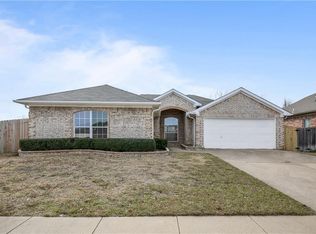 7222 Fossil Lake Dr, Arlington, TX 76002