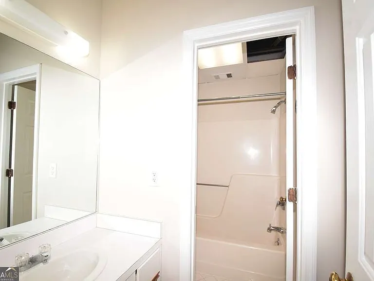 1421 Peachtree St NE #307 — Photo 11