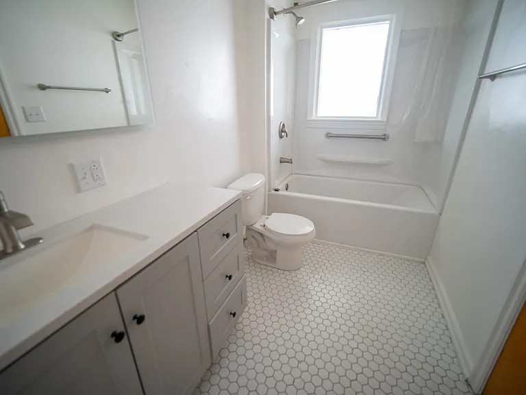 1014 W Springfield Ave — Photo 24