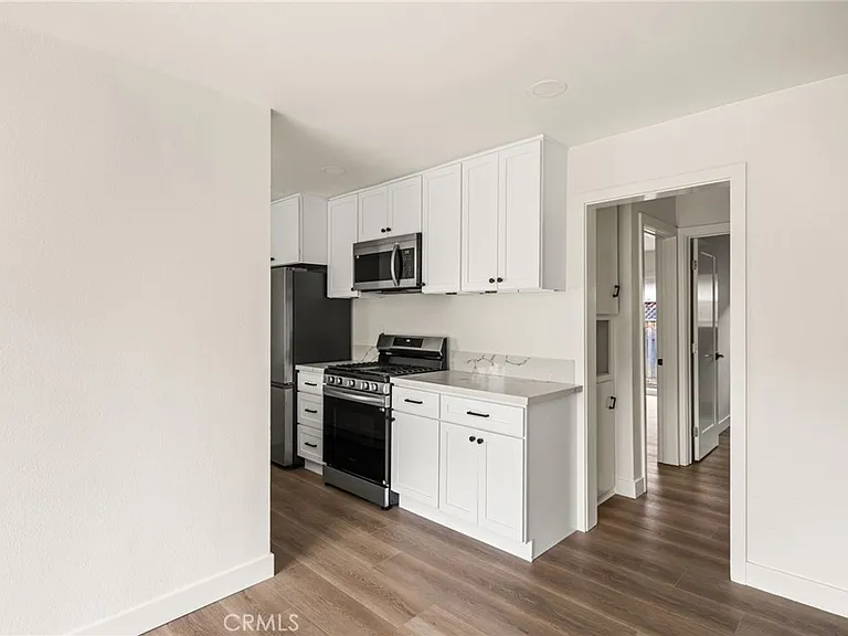 780 N Shattuck Pl — Photo 12