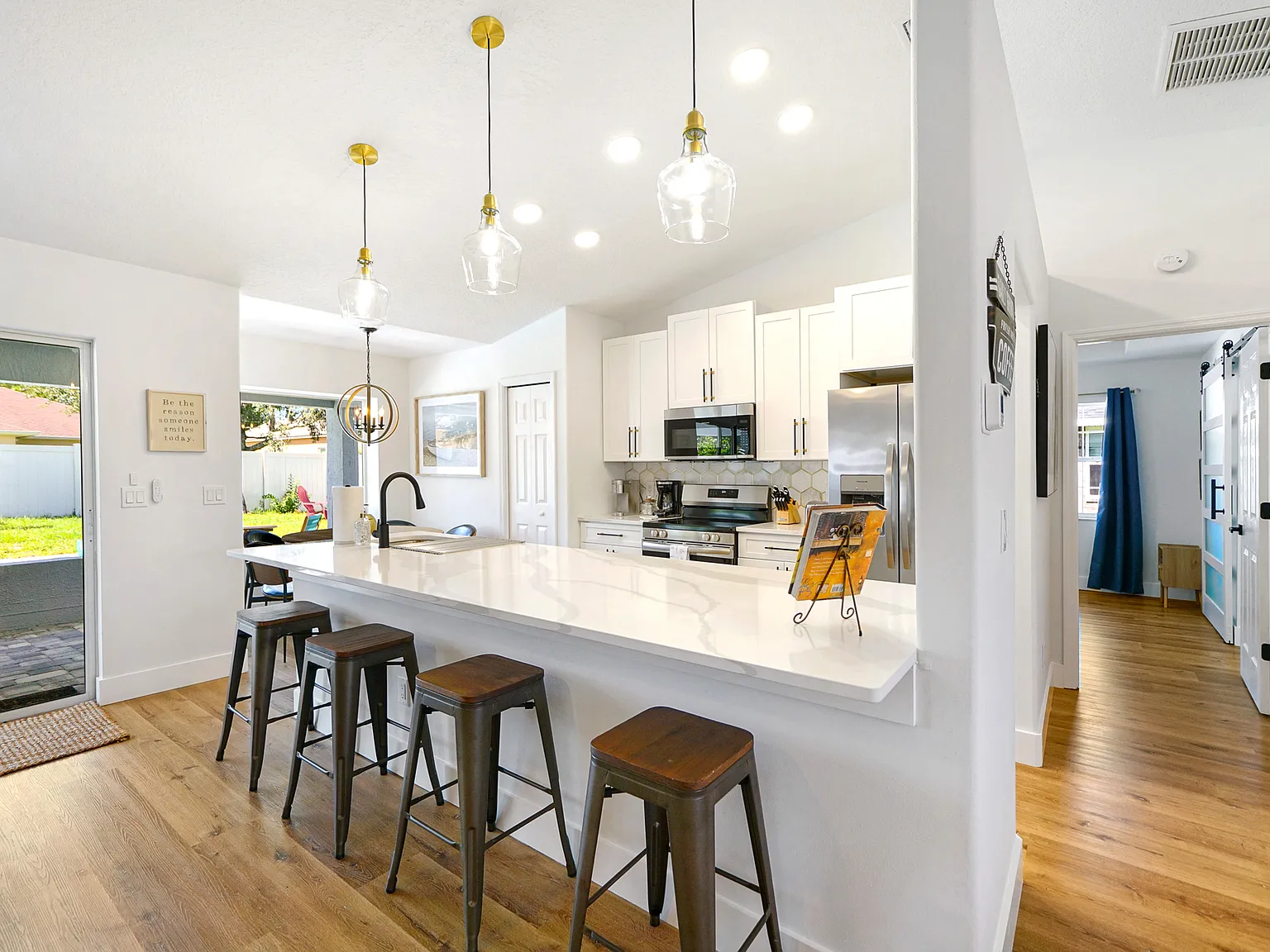3 bed, 1800 sqft, $3,800 — Photo 3