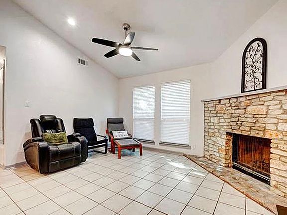 5th image of 920 Sirocco Dr #B