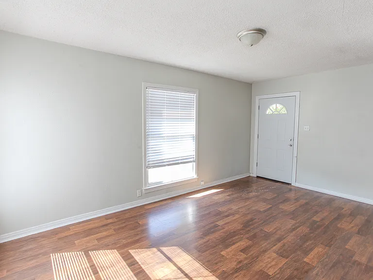 840 Chestnut St — Photo 3