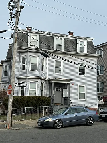 555 Essex St #3 Photo 1