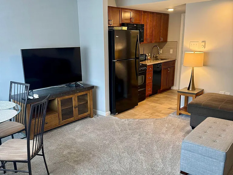 130 N Adams Ave #B — Photo 5