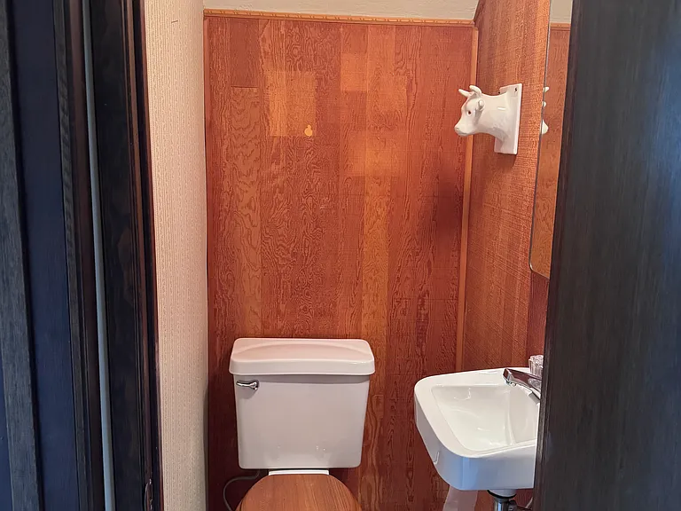 4430 Leasure Dr — Photo 2