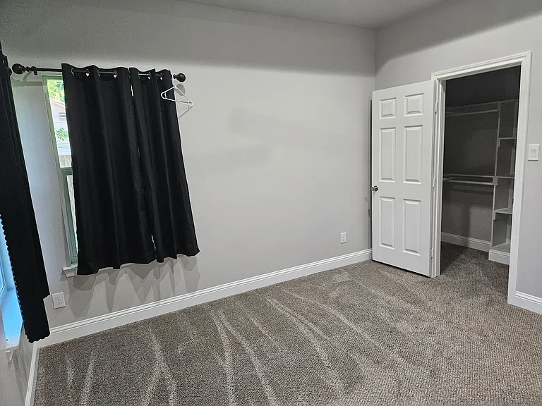 803 Jones St — Photo 8