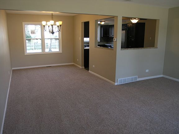 5th image of 17606 Baker Ave
