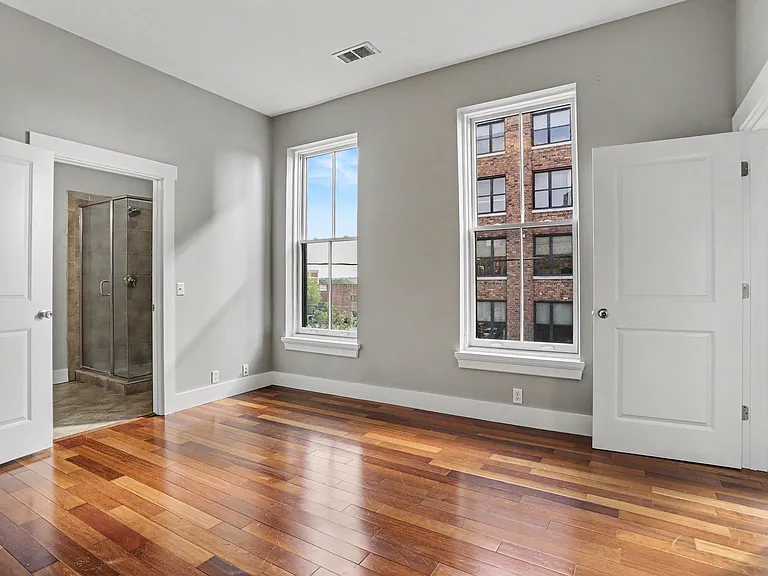 280 E Michigan Ave — Photo 13