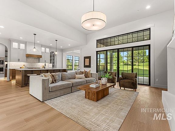 5th image of 22492 Aura Vista Way