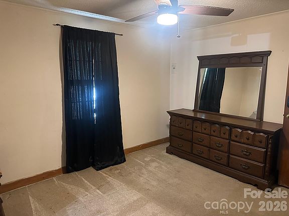 3rd image of 4637 Cascade Rd