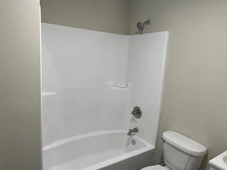 198 Pond View Dr — Photo 8