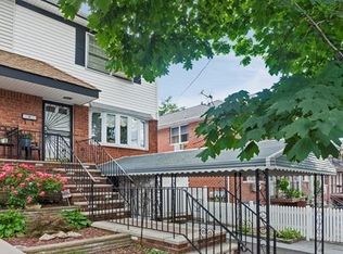 9-22 123rd St, College Point, NY 11356