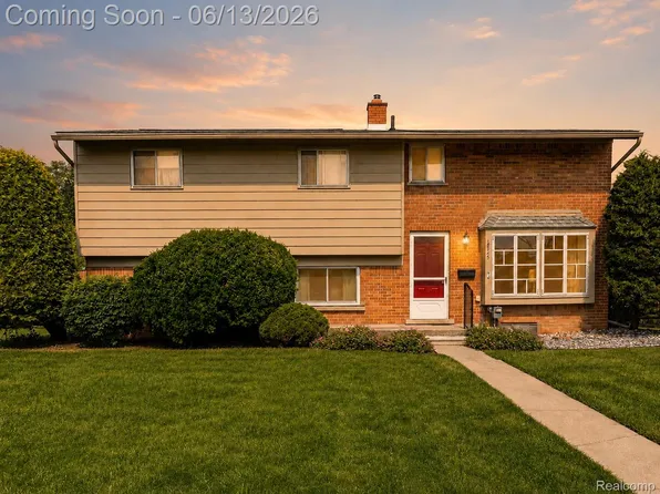 18345 Fremont St, Livonia, MI 48152